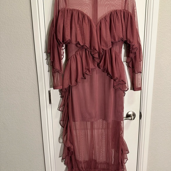 Zendaya Elegant Burgundy Sheer Dress - Picture 3 of 8